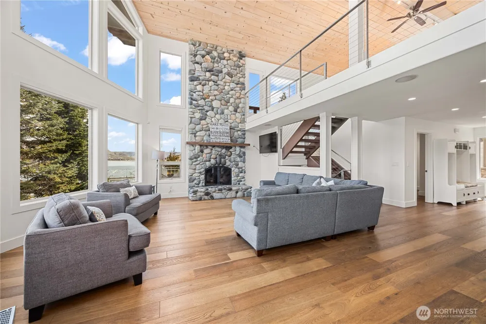 21 Grace Lane Chelan, WA 98816
