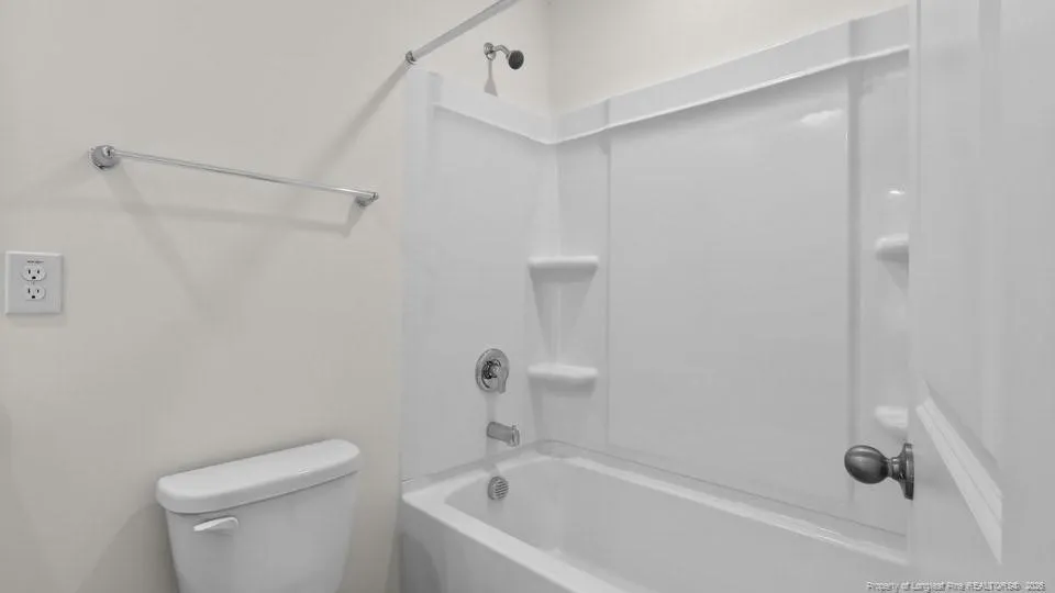 1118 Shoreline Drive Vass, NC 28394