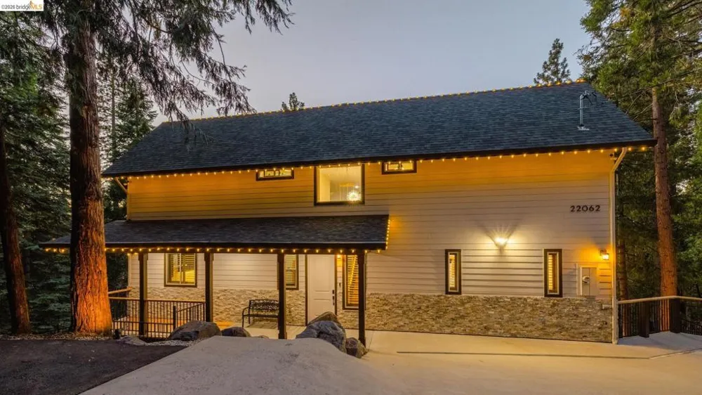 22062 Lakeview Dr Mi Wuk Village, CA 95346