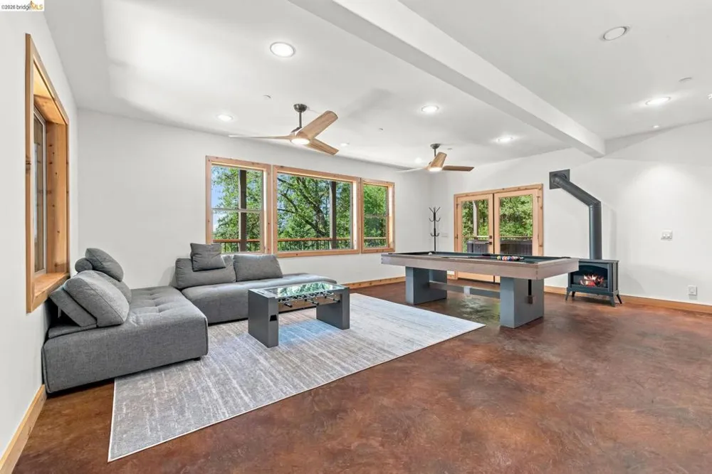 22062 Lakeview Dr Mi Wuk Village, CA 95346