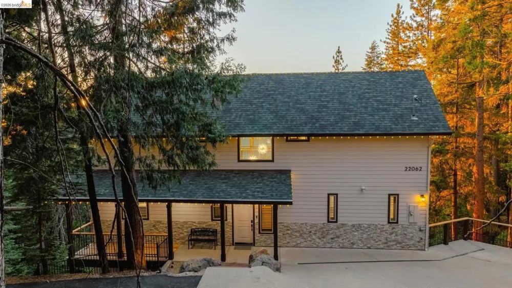 22062 Lakeview Dr Mi Wuk Village, CA 95346