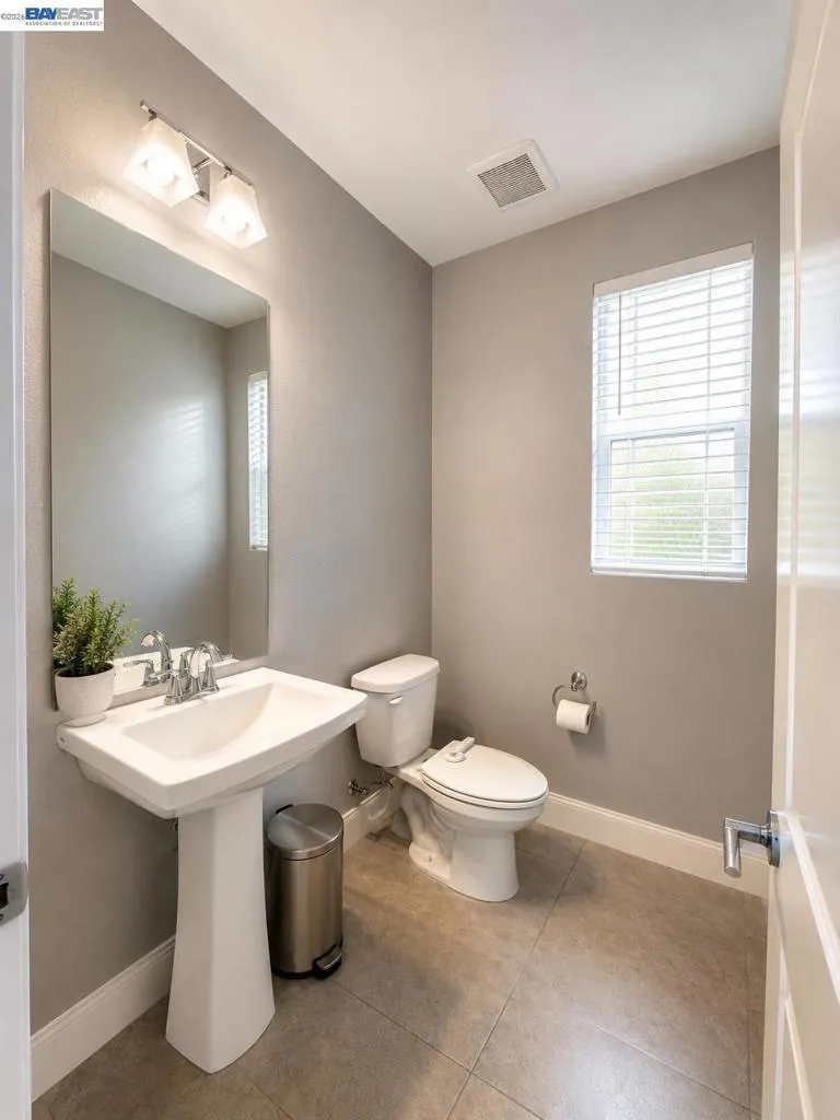 3141 Bluebird court West Sacramento, CA 95691