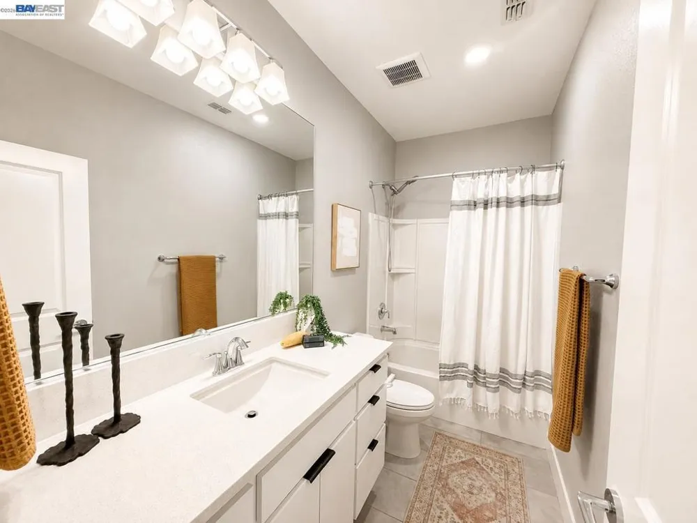3141 Bluebird court West Sacramento, CA 95691