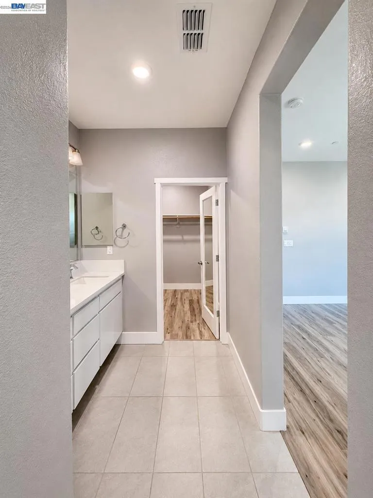 3141 Bluebird court West Sacramento, CA 95691