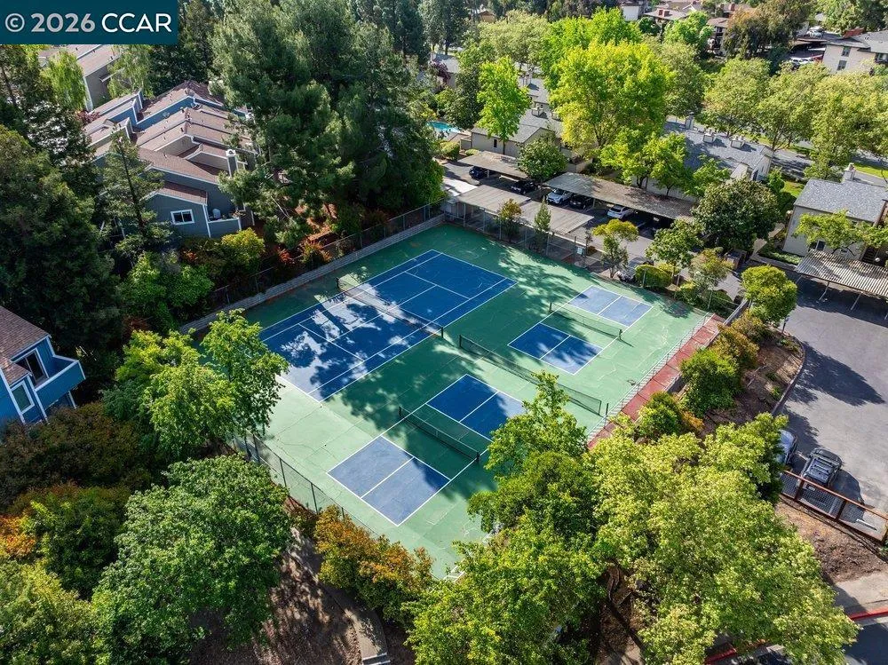 375 Camelback Drive #4 Pleasant Hill, CA 94523