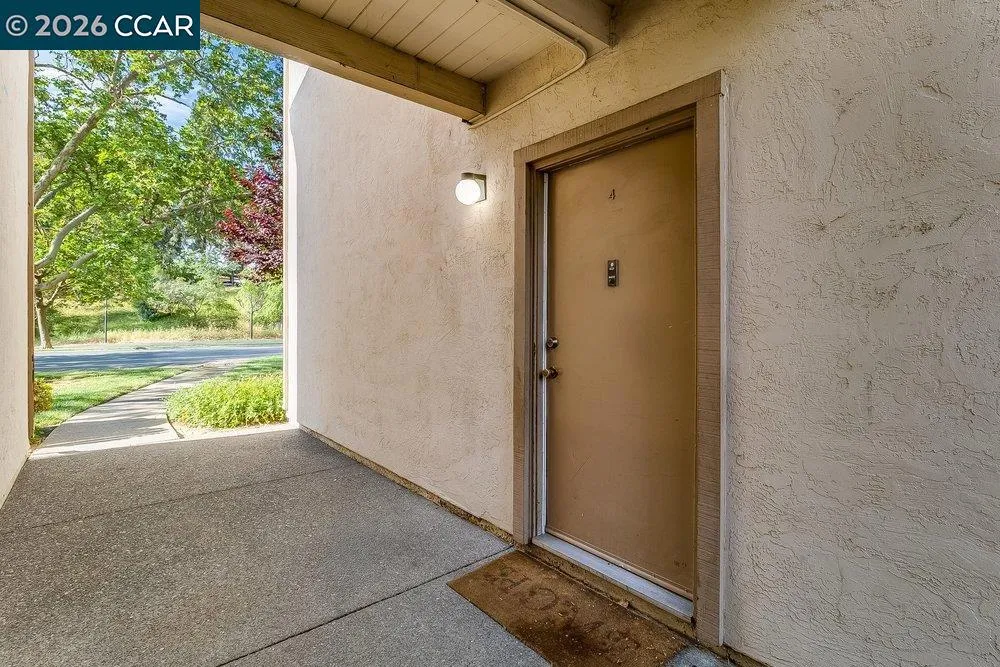 375 Camelback Drive #4 Pleasant Hill, CA 94523