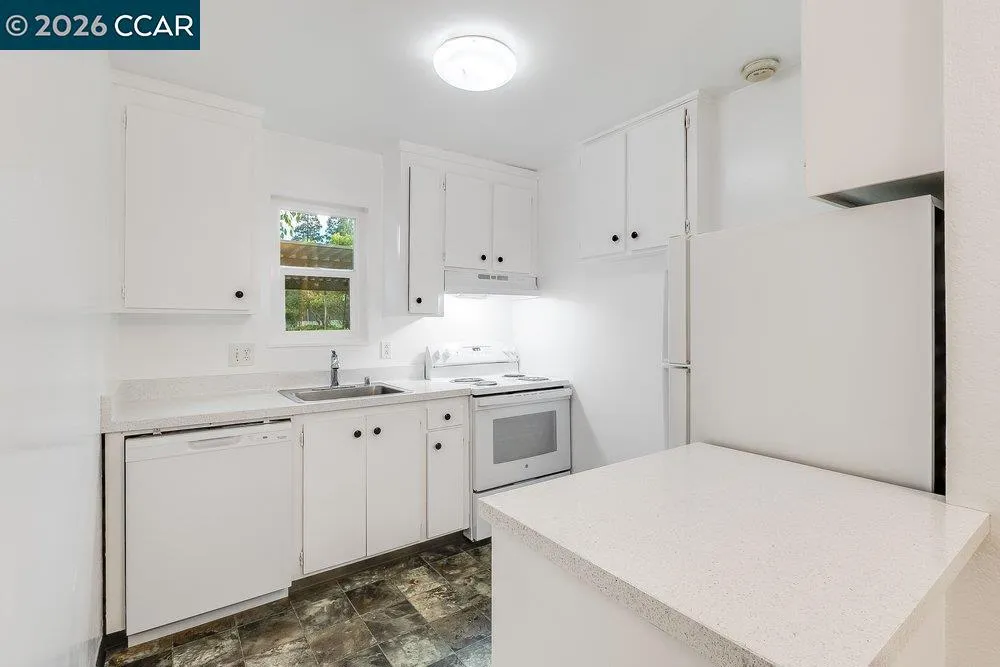375 Camelback Drive #4 Pleasant Hill, CA 94523