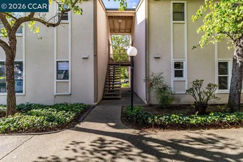 375 Camelback Drive #4