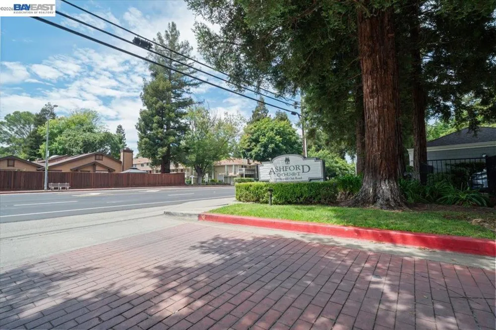 2598 Oak Rd #284 Walnut Creek, CA 94597