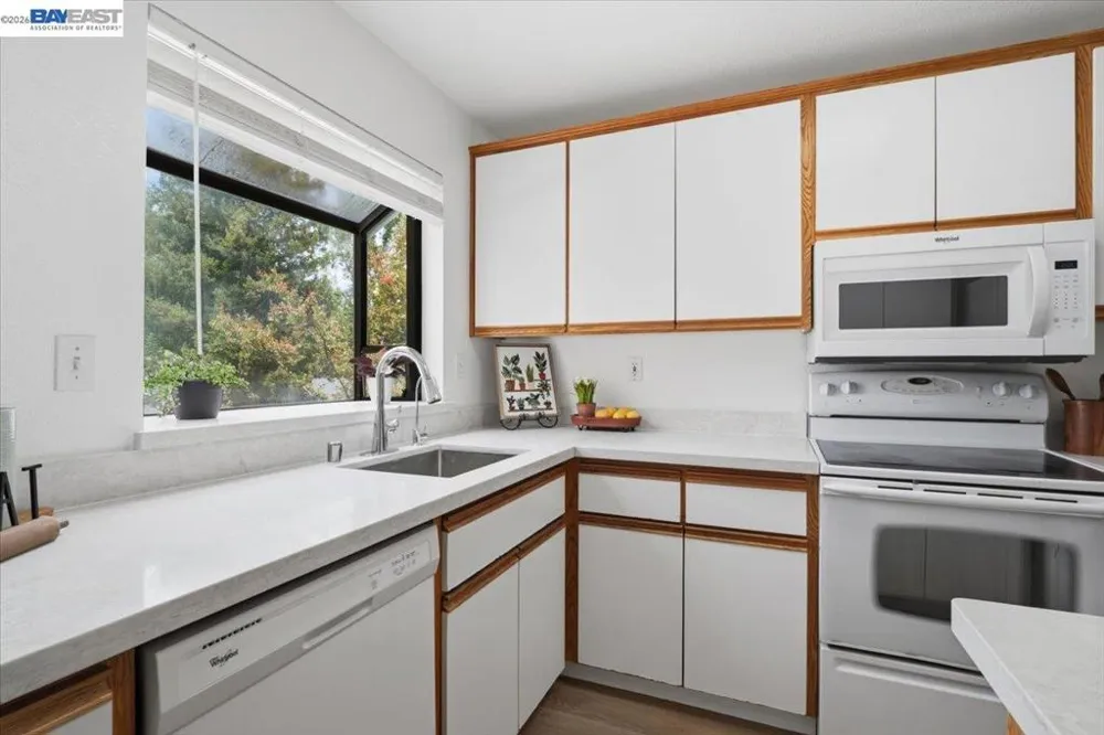 2598 Oak Rd #284 Walnut Creek, CA 94597