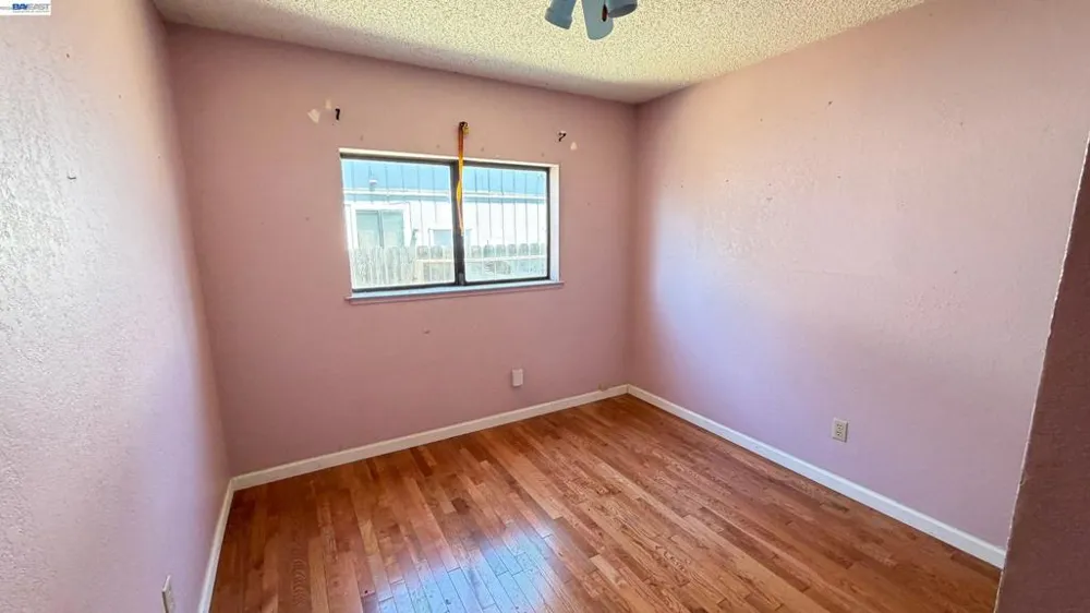1988 Calaveras Dr Pittsburg, CA 94565