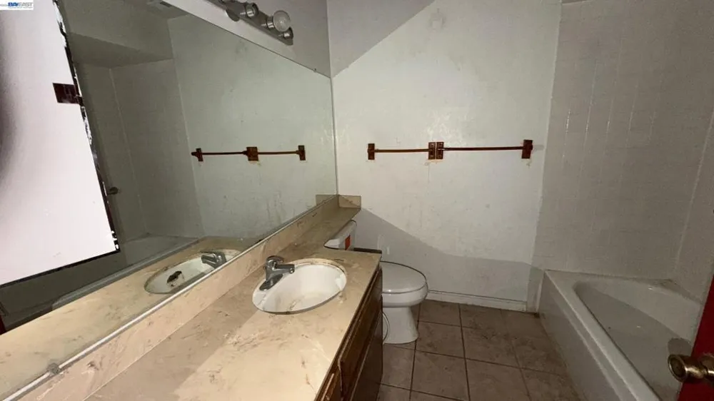 1988 Calaveras Dr Pittsburg, CA 94565