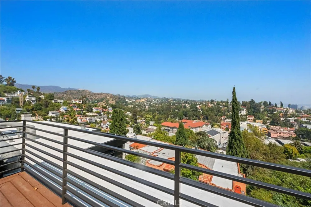 2033 Glencoe Way Los Angeles, CA 90068