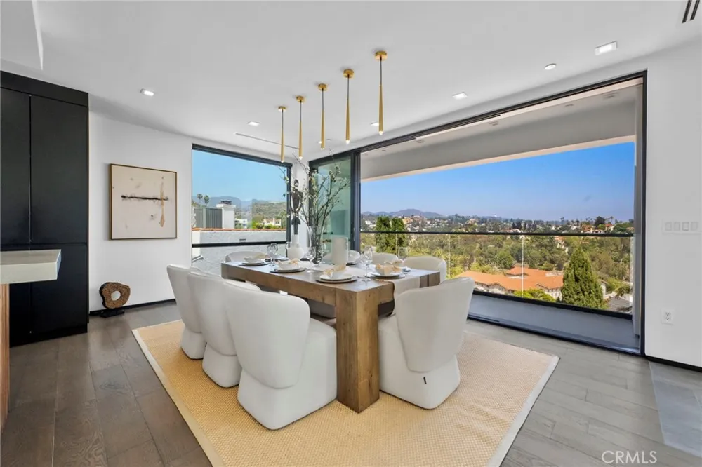 2033 Glencoe Way Los Angeles, CA 90068