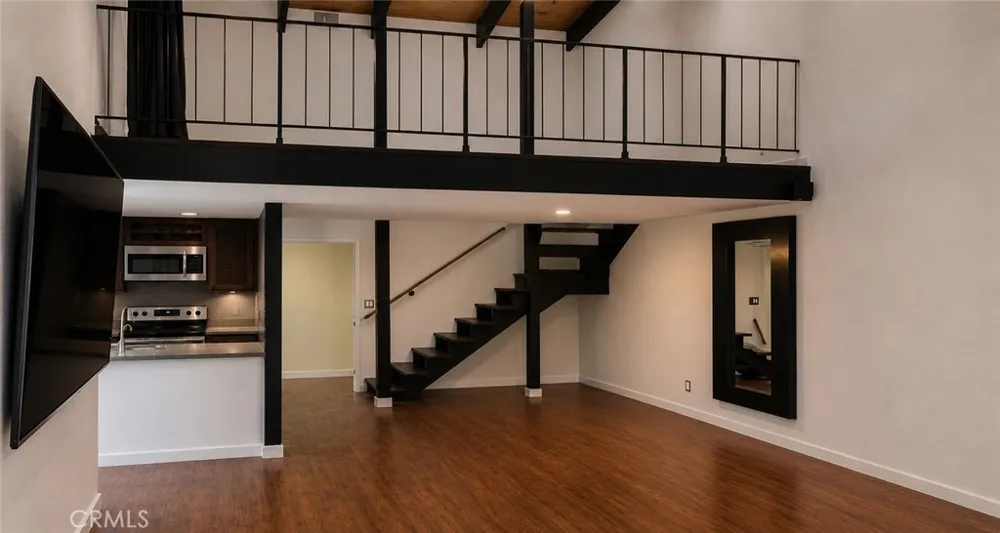 4900 Overland Avenue #310 Culver City, CA 90230