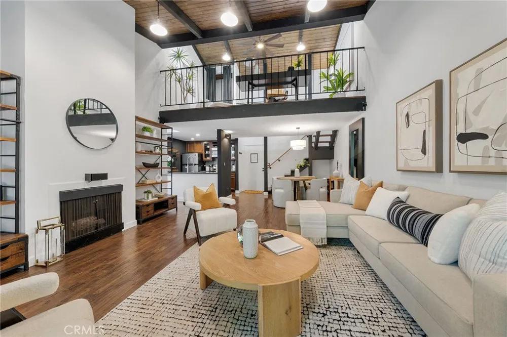 4900 Overland Avenue #310 Culver City, CA 90230