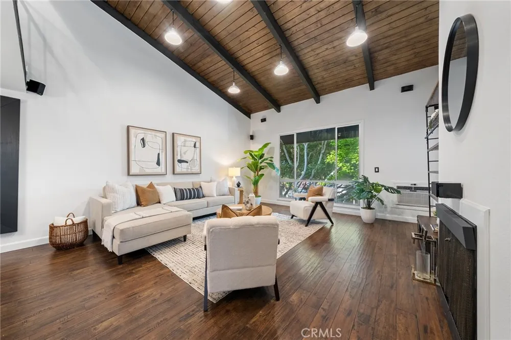 4900 Overland Avenue #310 Culver City, CA 90230