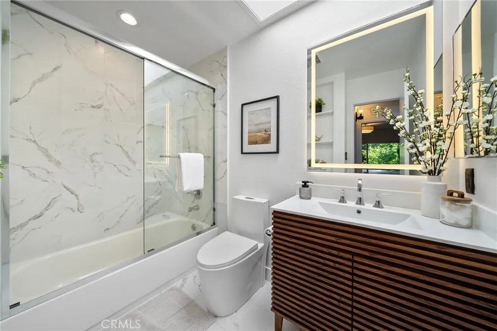 4900 Overland Avenue #310 Culver City, CA 90230
