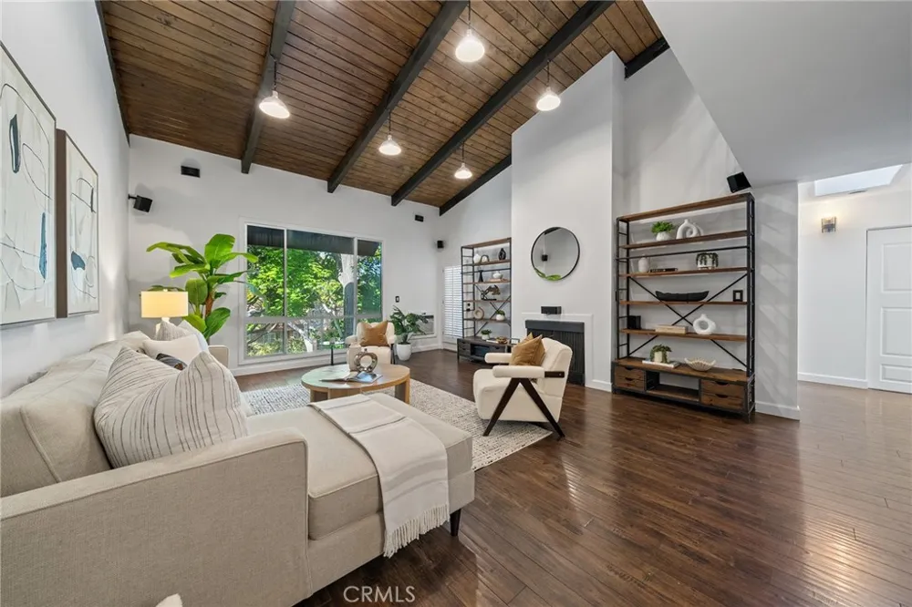 4900 Overland Avenue #310 Culver City, CA 90230