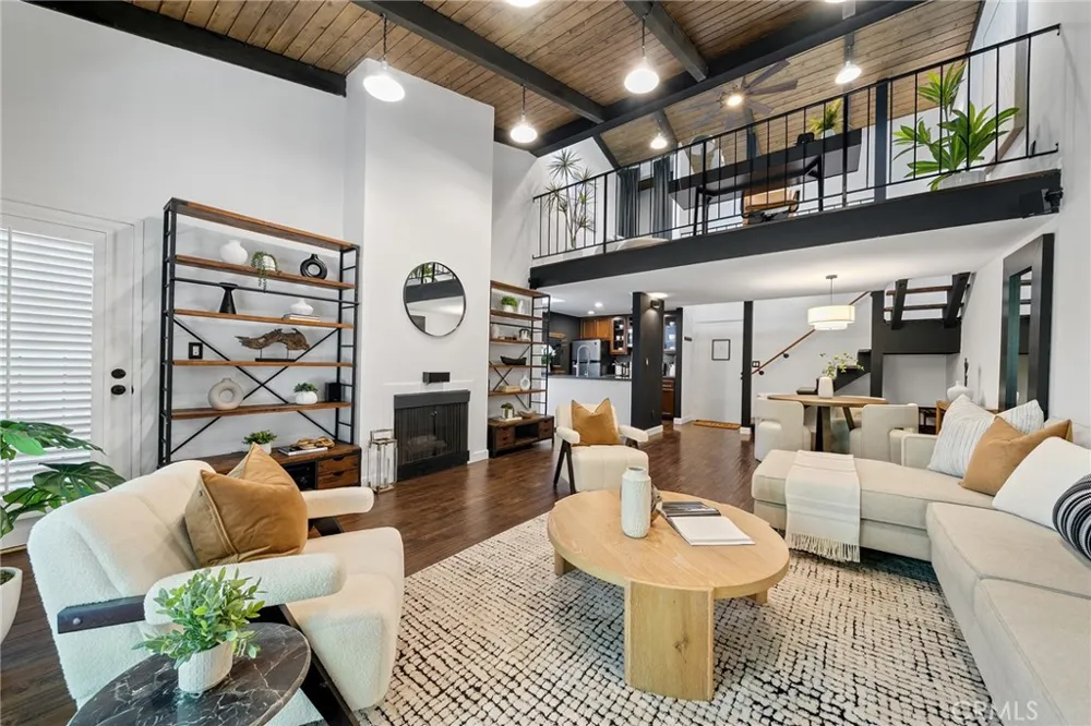 4900 Overland Avenue #310 Culver City, CA 90230