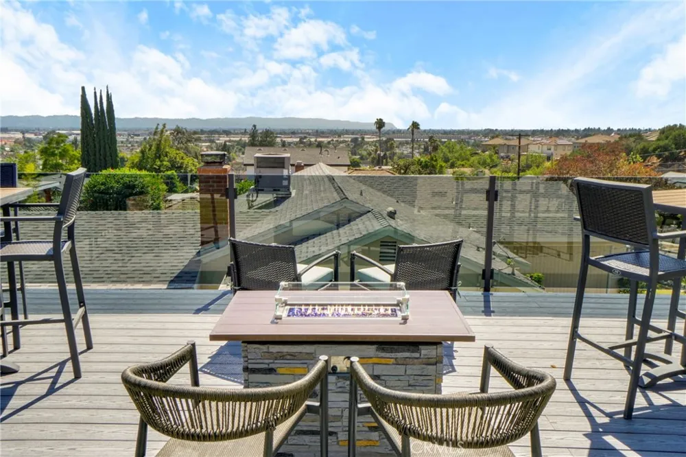 7982 Sangamon Avenue Sun Valley, CA 91352