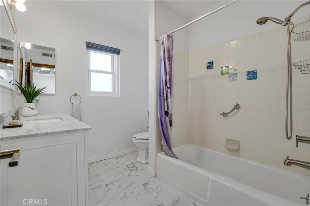 7982 Sangamon Avenue Sun Valley, CA 91352
