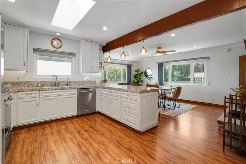 7982 Sangamon Avenue Sun Valley, CA 91352