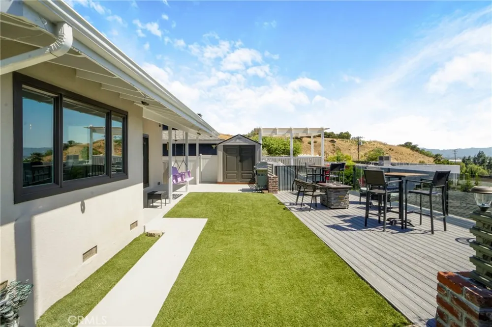 7982 Sangamon Avenue Sun Valley, CA 91352