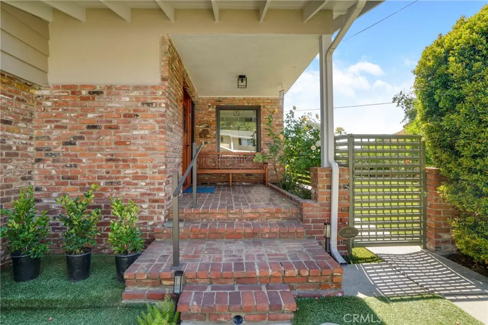 7982 Sangamon Avenue Sun Valley, CA 91352