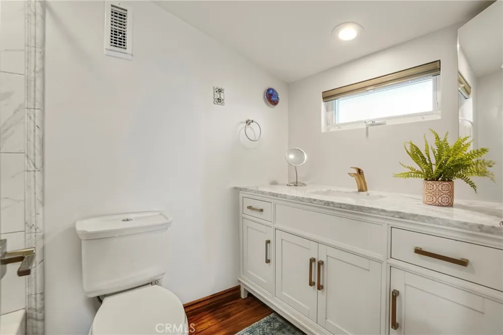 7982 Sangamon Avenue Sun Valley, CA 91352