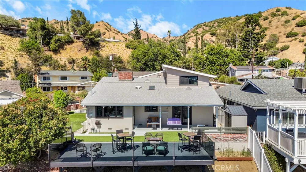 7982 Sangamon Avenue Sun Valley, CA 91352