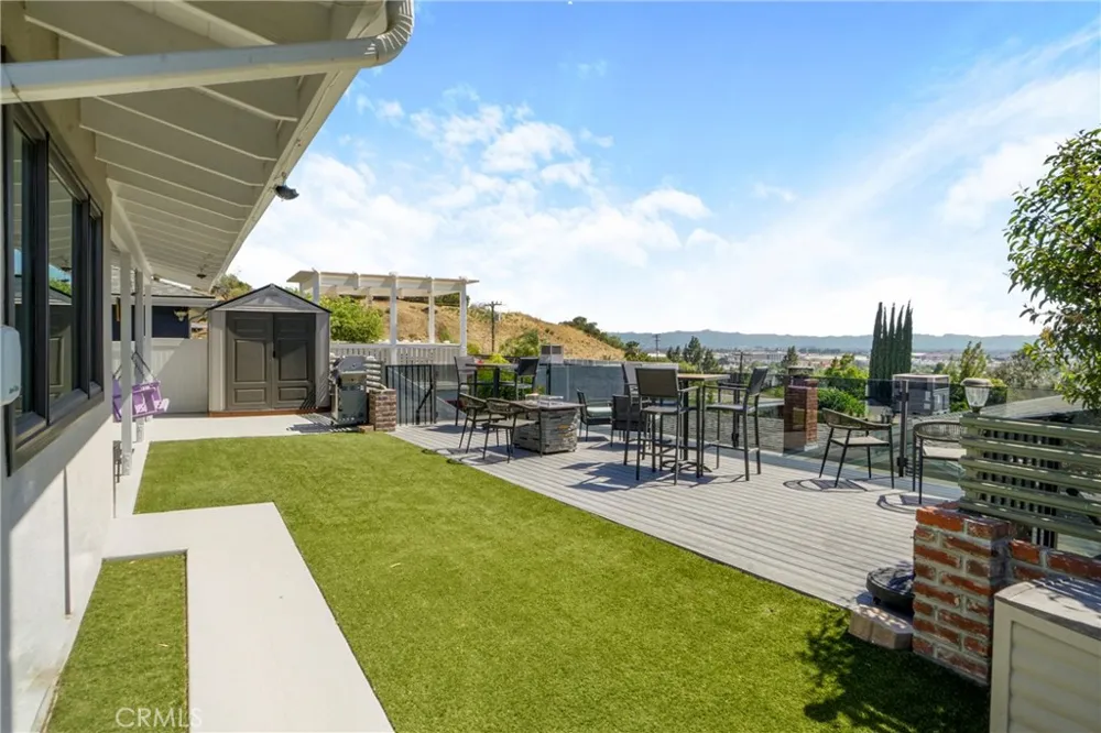 7982 Sangamon Avenue Sun Valley, CA 91352