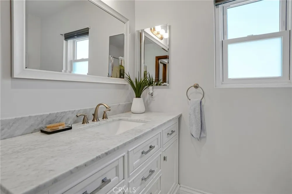 7982 Sangamon Avenue Sun Valley, CA 91352