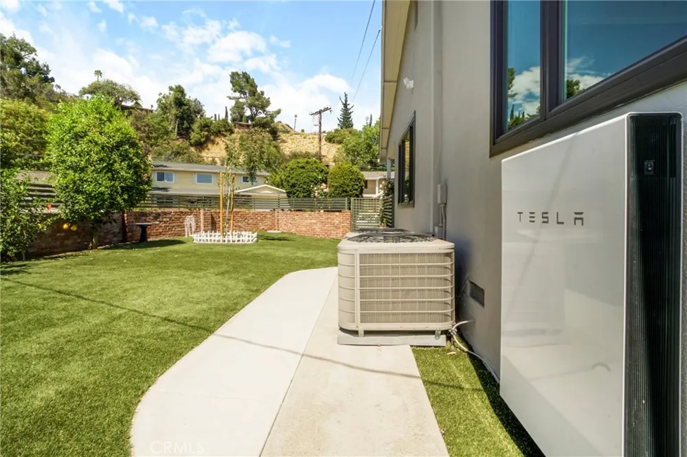 7982 Sangamon Avenue Sun Valley, CA 91352