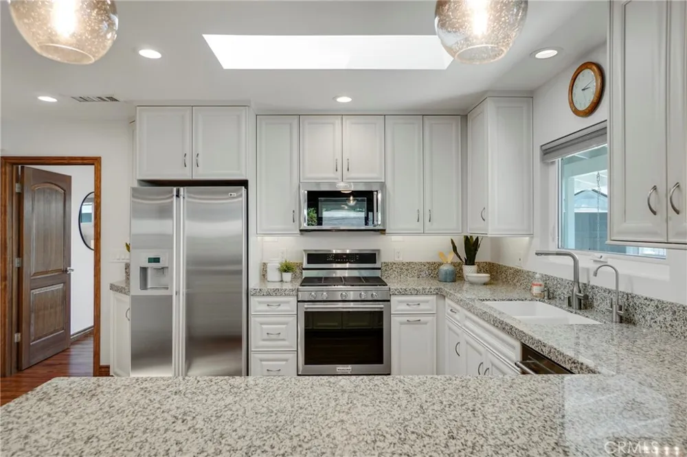 7982 Sangamon Avenue Sun Valley, CA 91352