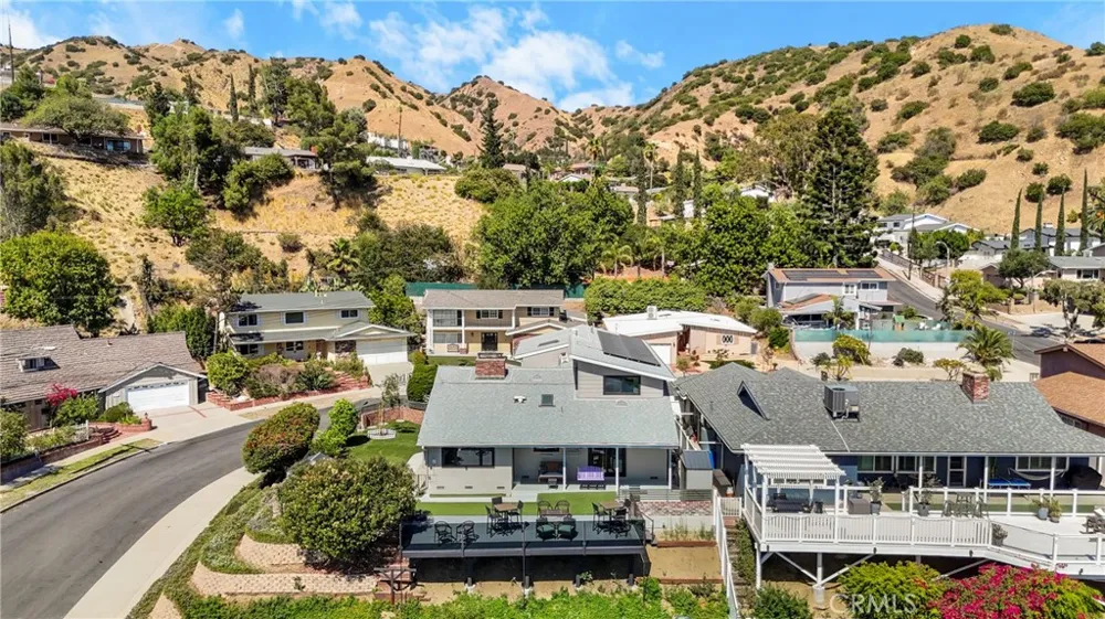 7982 Sangamon Avenue Sun Valley, CA 91352