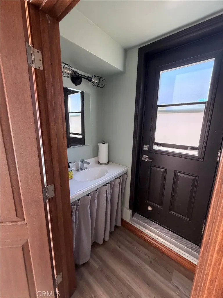 7982 Sangamon Avenue Sun Valley, CA 91352
