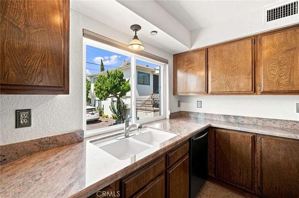 5706 Fair Avenue #104 North Hollywood, CA 91601