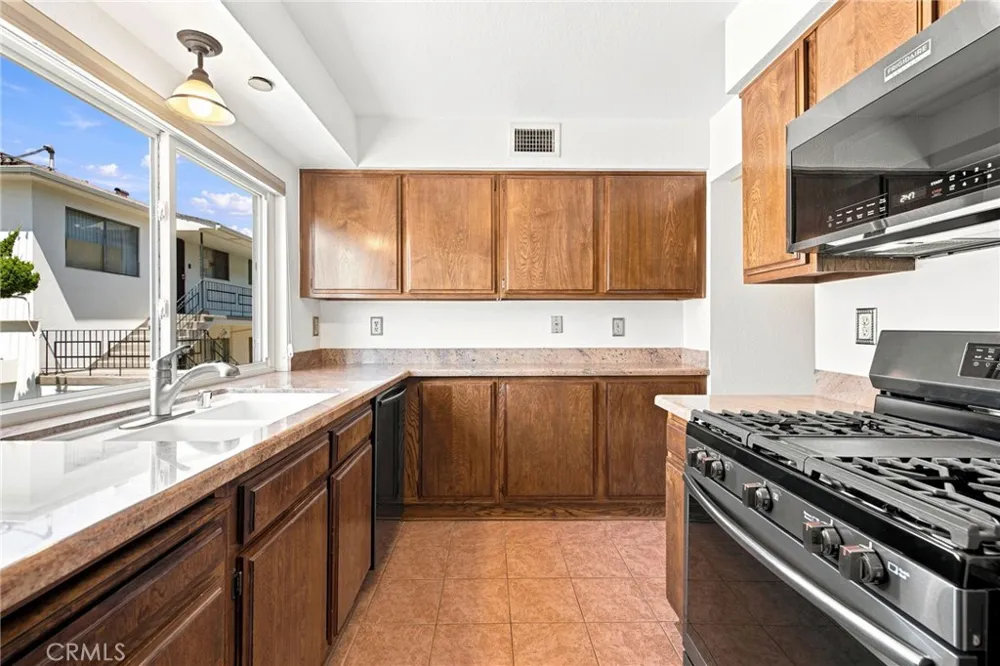 5706 Fair Avenue #104 North Hollywood, CA 91601