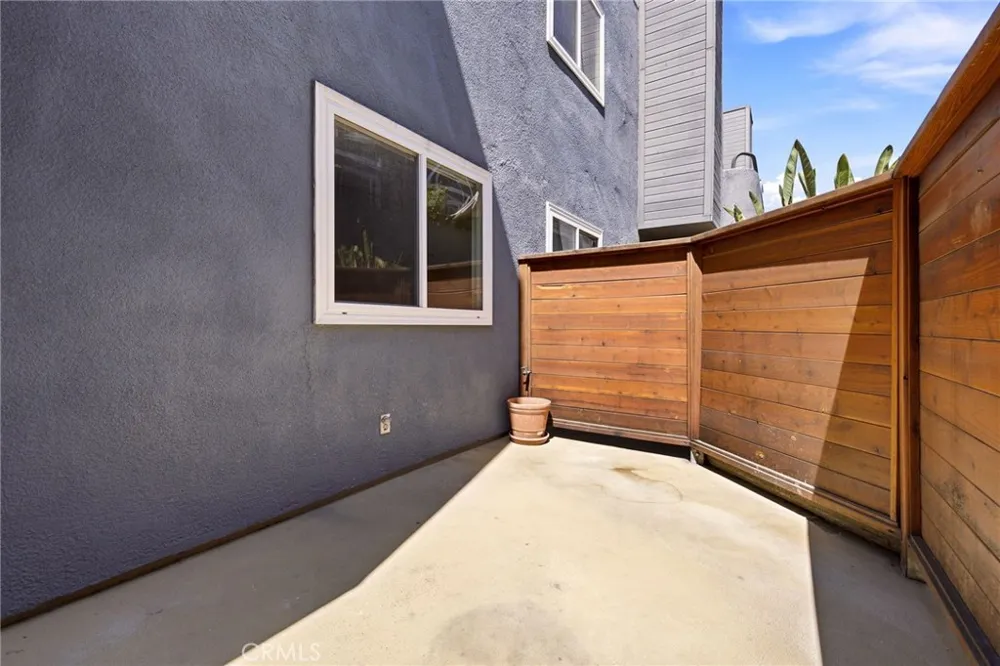 5706 Fair Avenue #104 North Hollywood, CA 91601