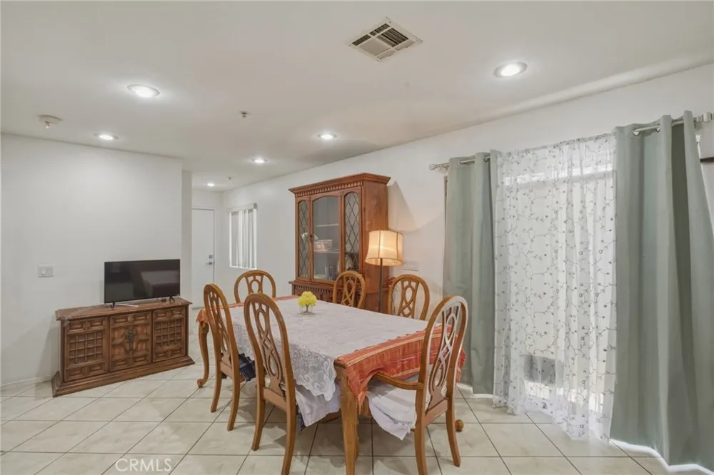 2908 Prospect Riverside, CA 92507