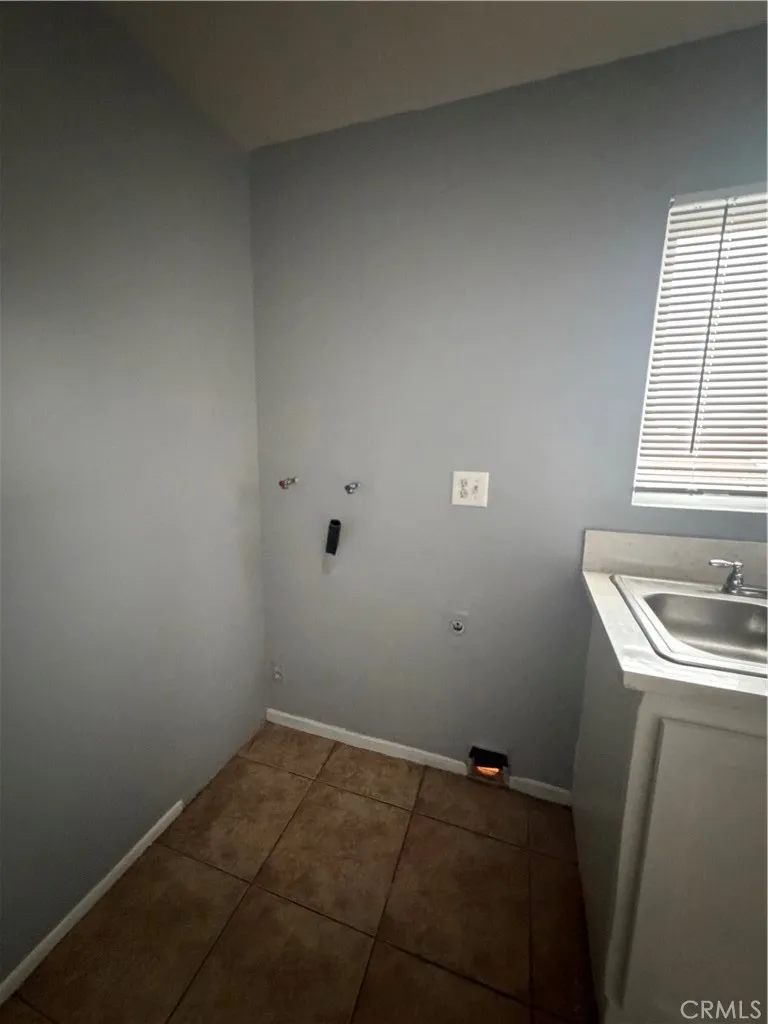 2559 Yorkshire Pomona, CA 91767