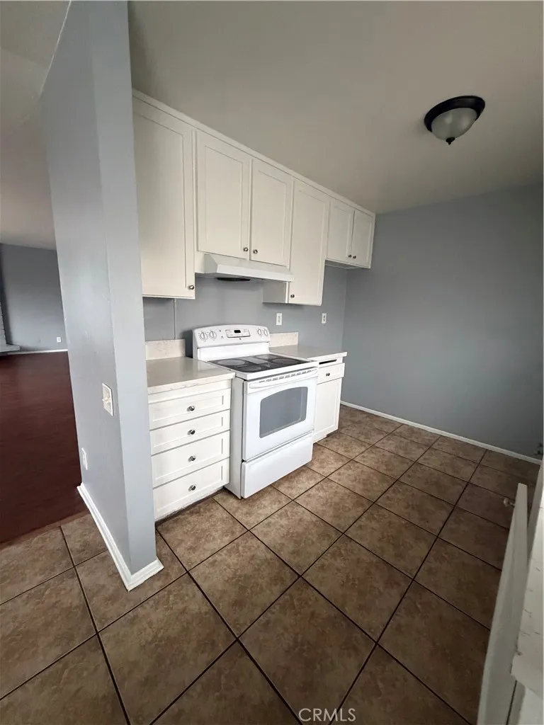 2559 Yorkshire Pomona, CA 91767