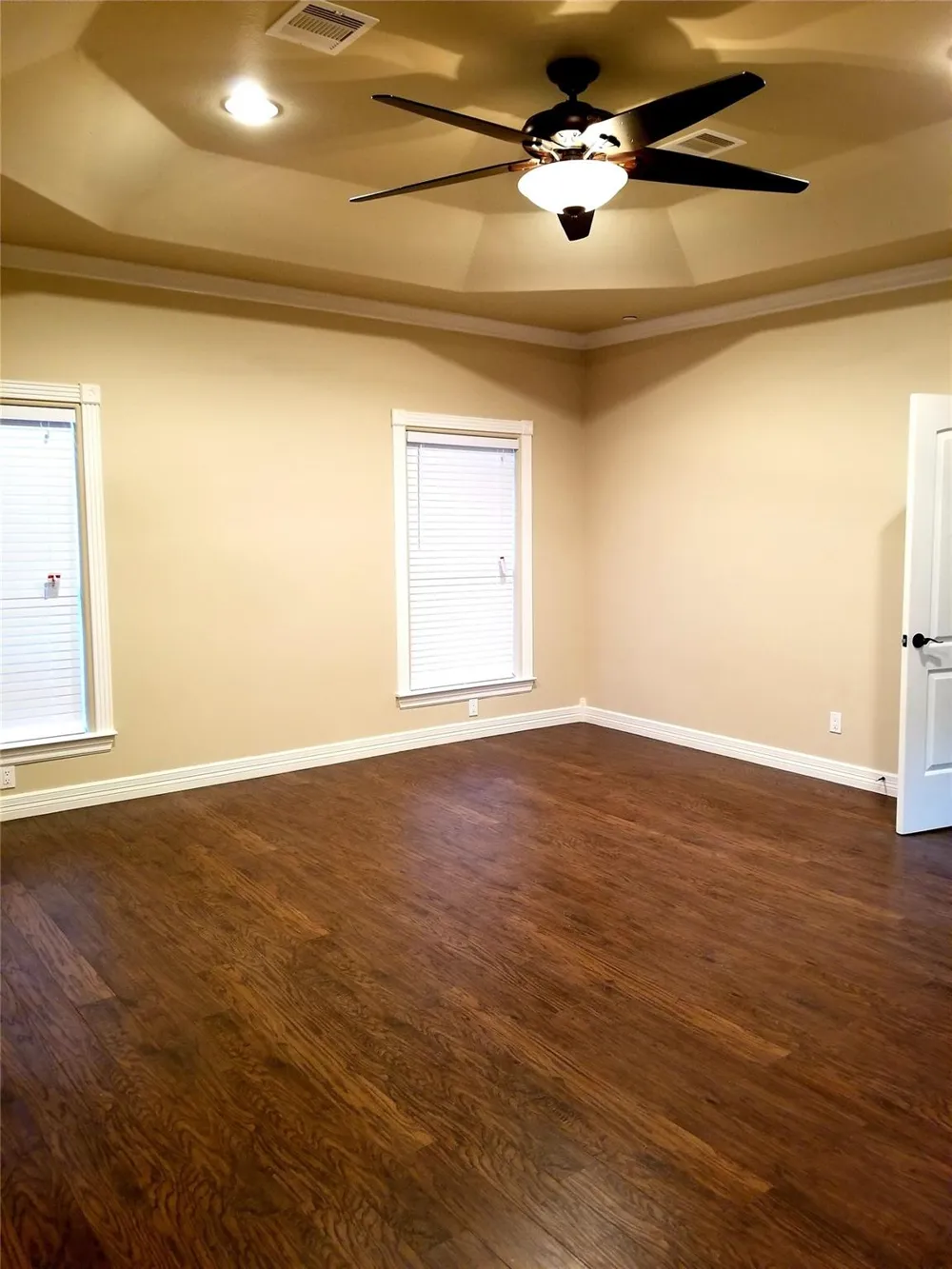 5809 Newcastle Street Bellaire, TX 77401