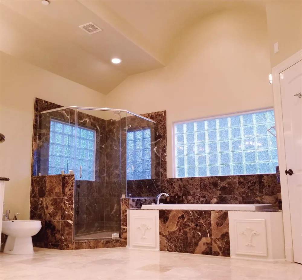 5809 Newcastle Street Bellaire, TX 77401