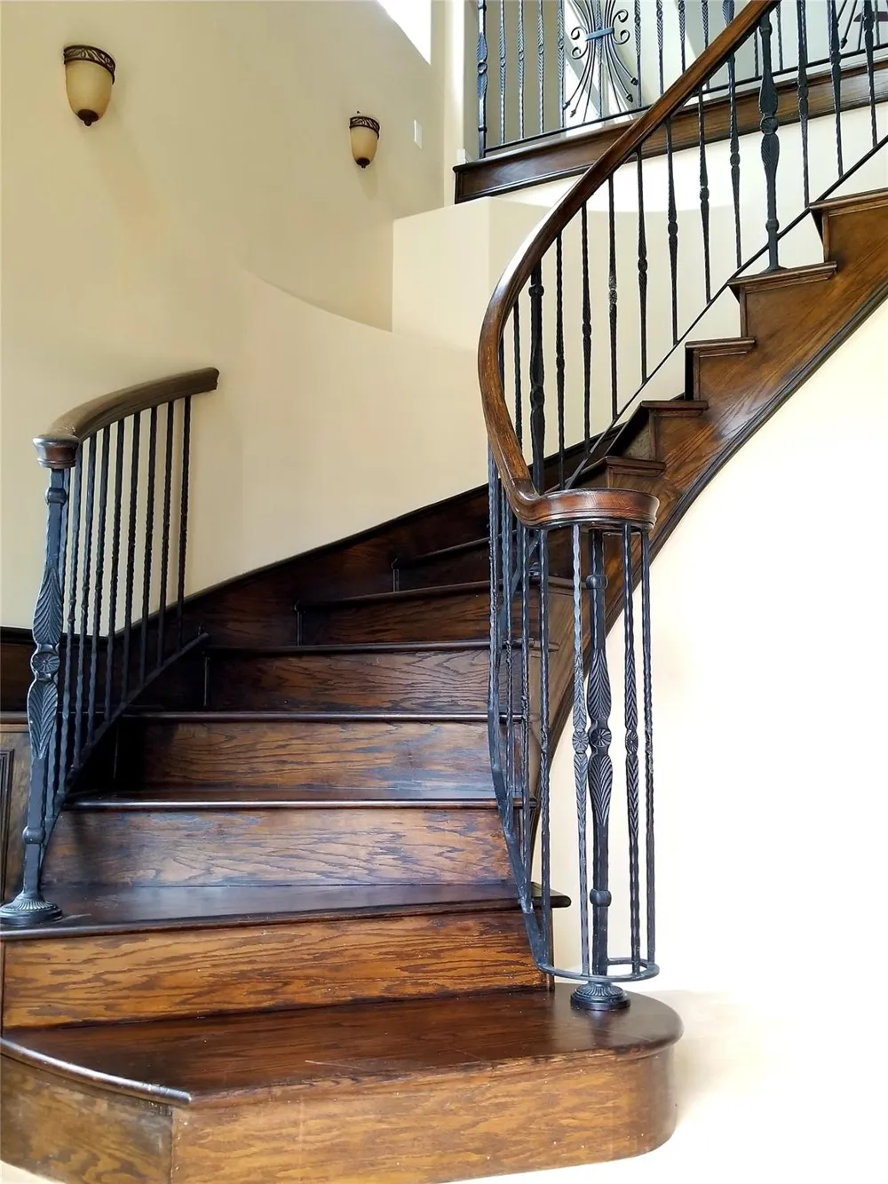 5809 Newcastle Street Bellaire, TX 77401