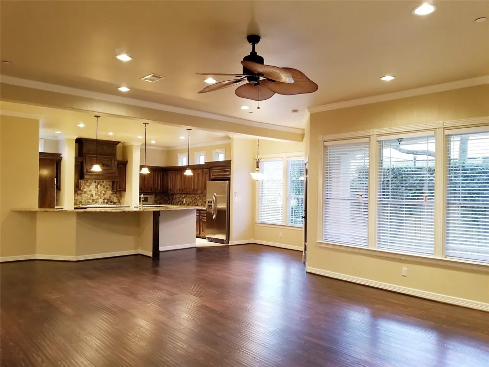 5809 Newcastle Street Bellaire, TX 77401