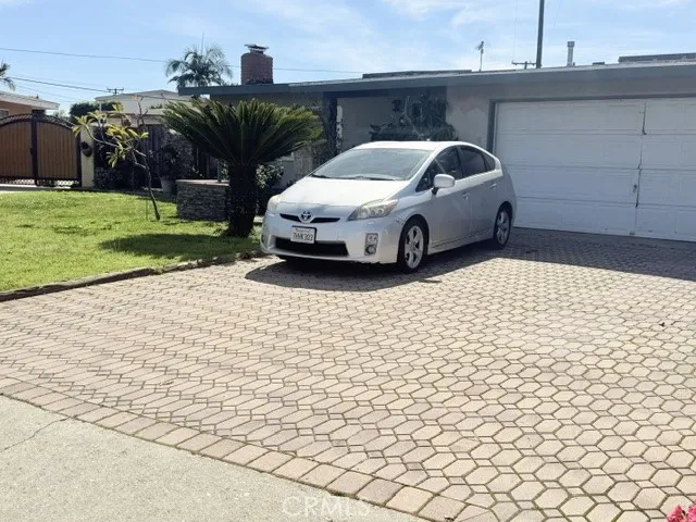 338 E Michelle West Covina, CA 91790