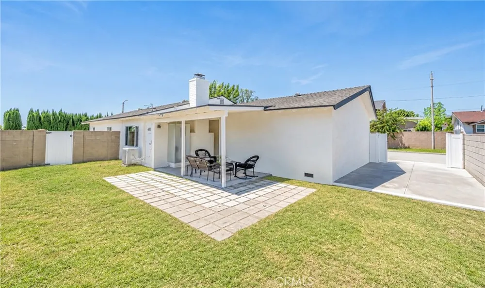 1404 E Louisa Avenue West Covina, CA 91791
