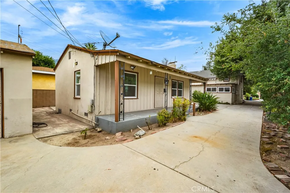163 May Avenue Monrovia, CA 91016